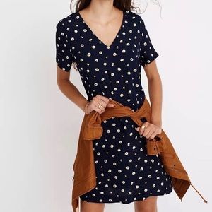 Madewell - Daisy Dots, Button Back Easy Floral V-Neck Shift Dress with POCKETS